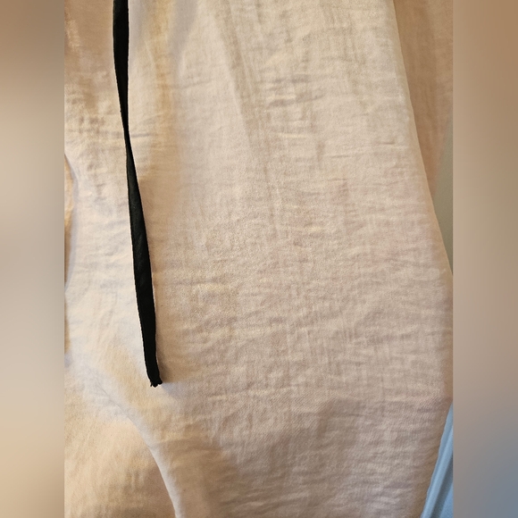 White House Black Market Long sleeve blouse size small - Picture 2 of 3